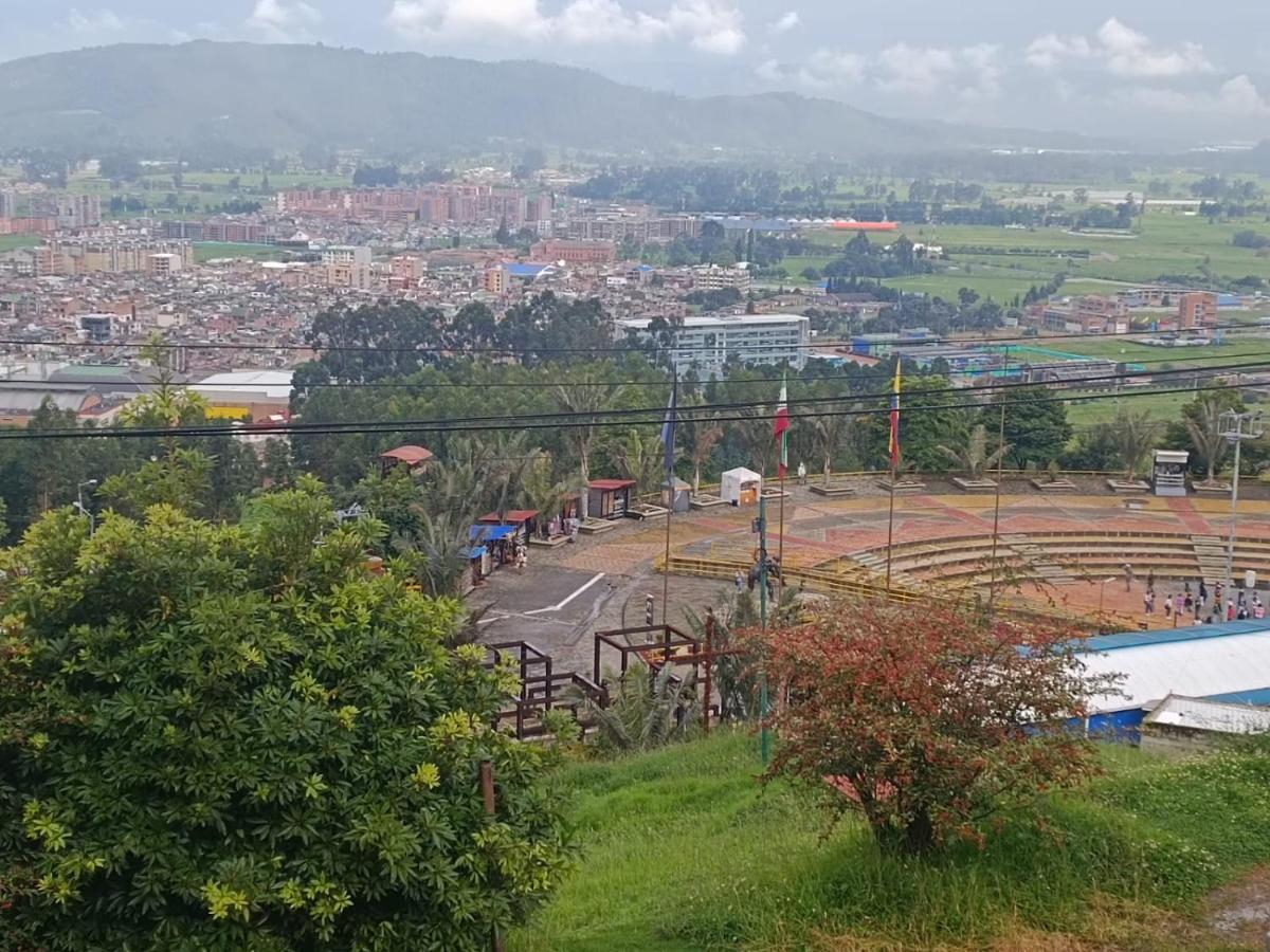 Hotel Boutique El Libertador Zipaquirá エクステリア 写真